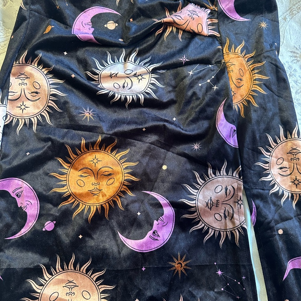 ROMWE Black Skirt with Pink Moon & Gold Sun Print - Picture 4 of 5